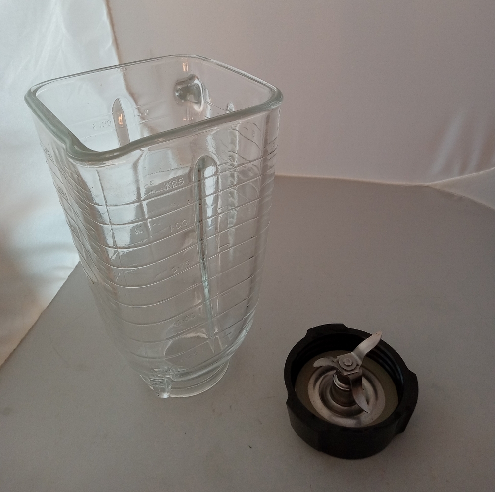 Vintage Glass Blender Jar with Black Blade Base for Oster Blender Replacement